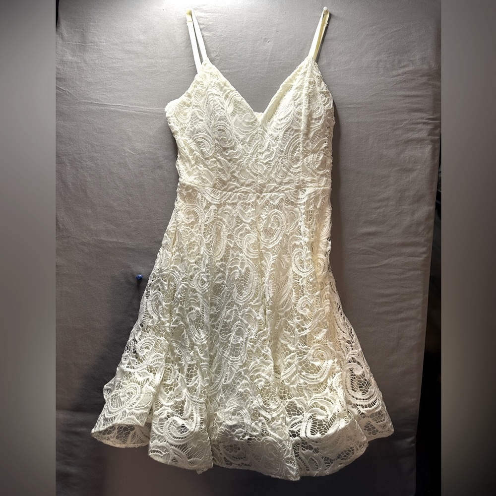 Off white mini bday doll dress adorable stretchy size s/m
